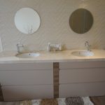 blaty łazienkowe - marmur Breccia